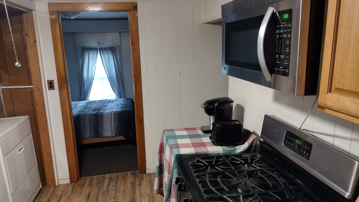 Convenient Stay in Historic Troy near RPI and Hospital - Photo 3