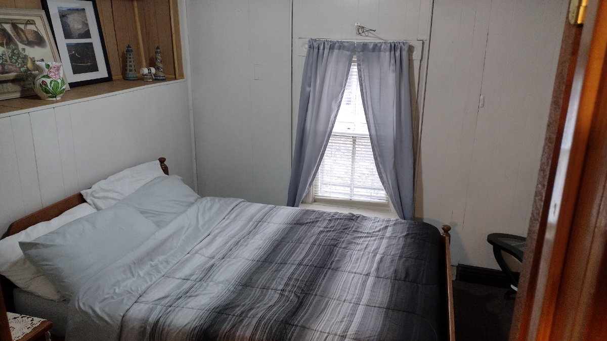 Convenient Stay in Historic Troy near RPI and Hospital - Photo 4