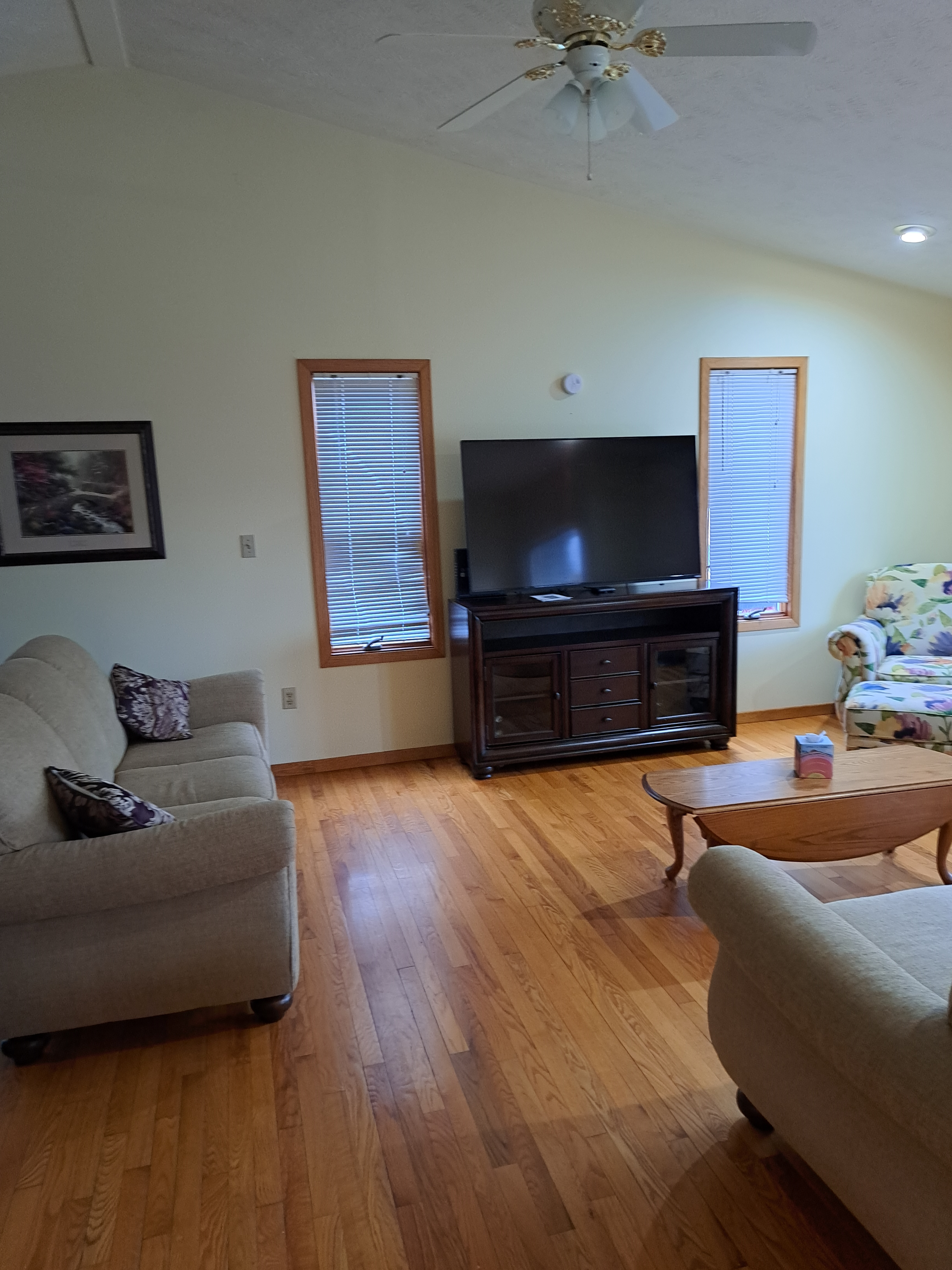 Very nice apartment in safe area of Morgantown wv. And just mins from hospital - Photo 3