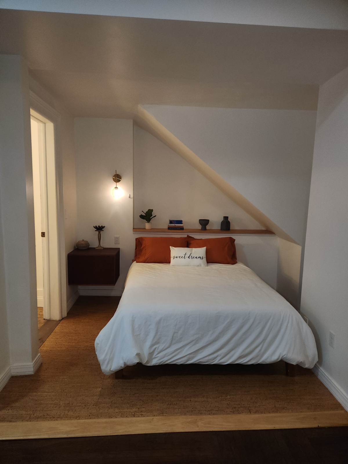 Prime Location - 1 Bedroom - Photo 7