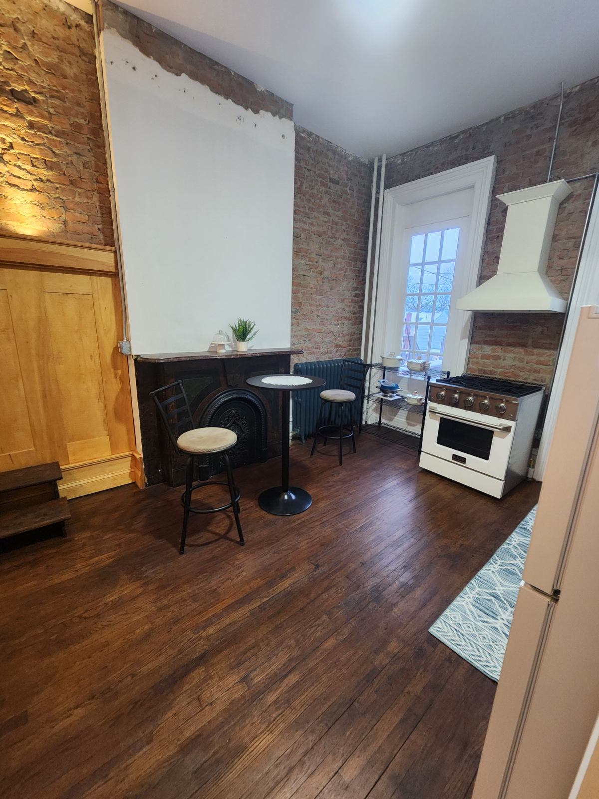 Prime Location - 1 Bedroom - Photo 5