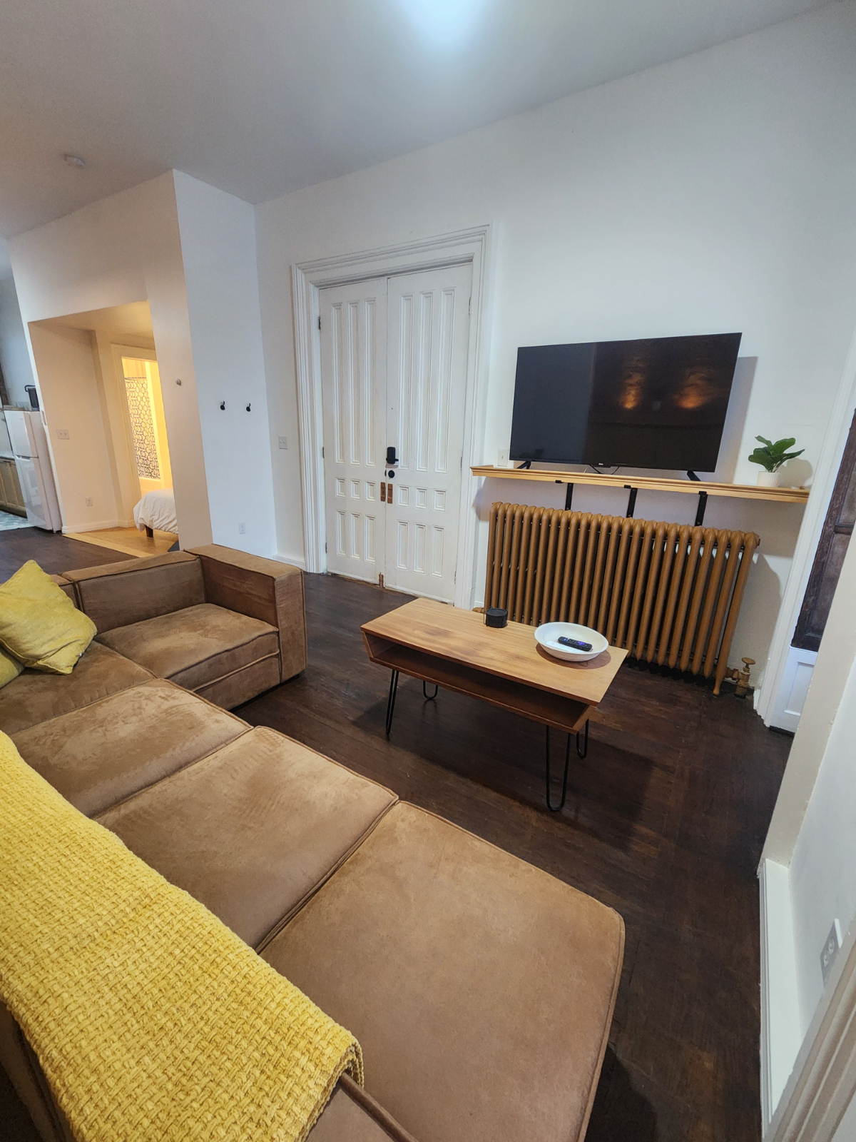 Prime Location - 1 Bedroom - Photo 2