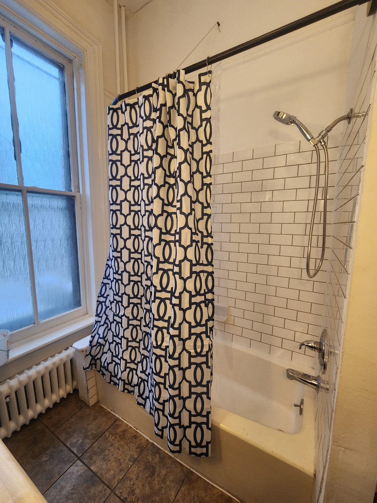 Prime Location - 1 Bedroom - Photo 10