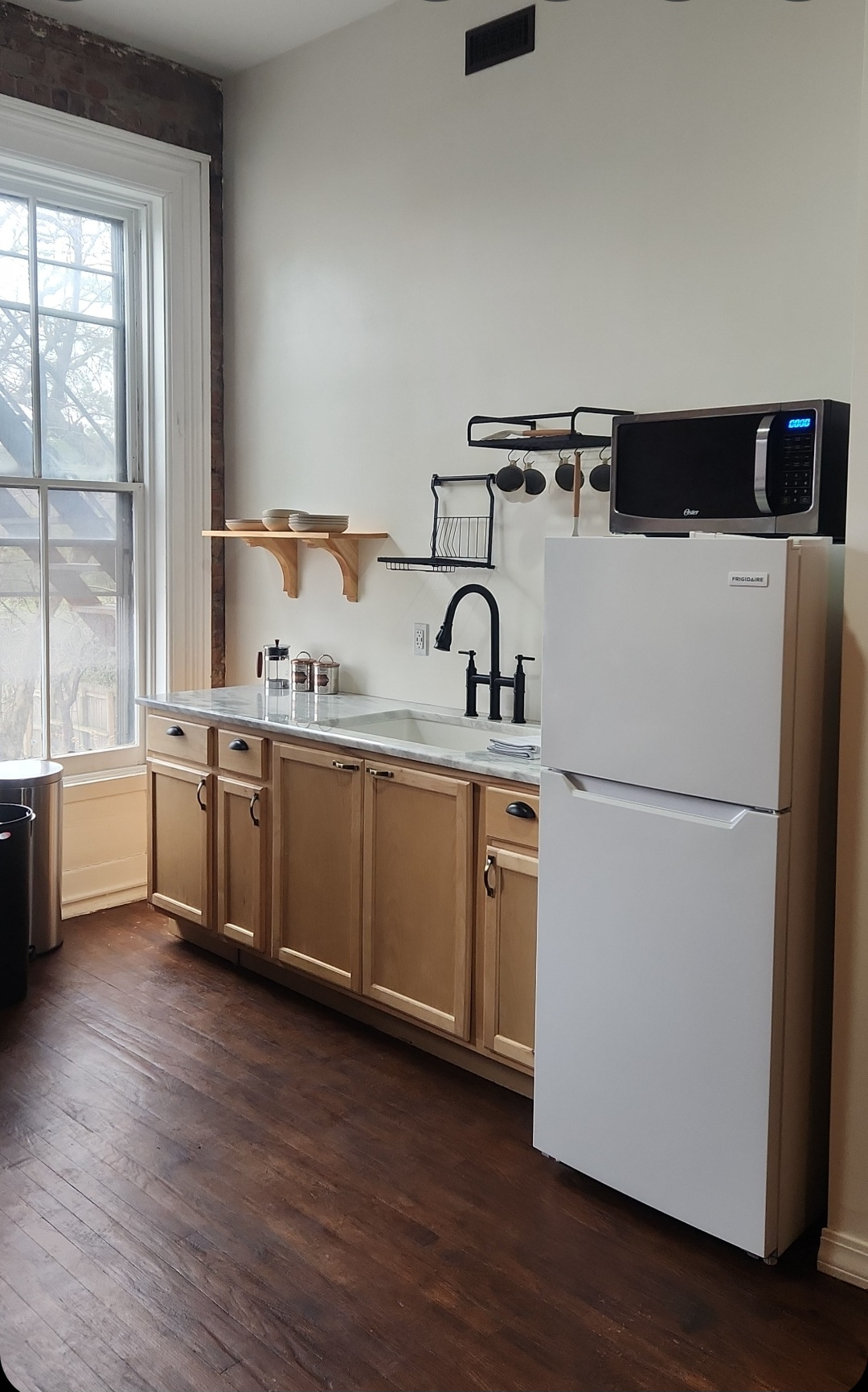 Prime Location - 1 Bedroom - Photo 6