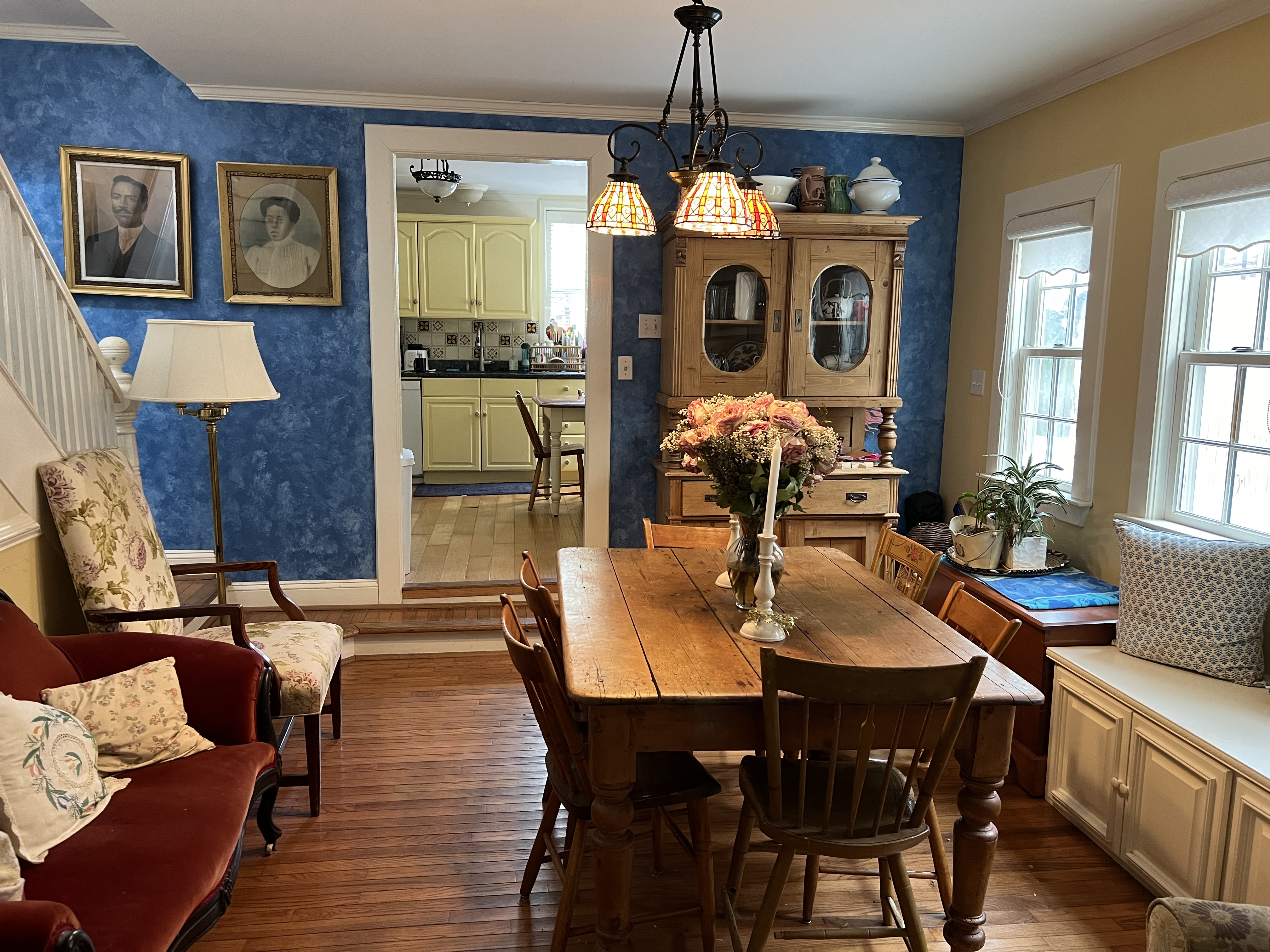 Furnished home 2 bdrms 2.5 baths - Photo 3