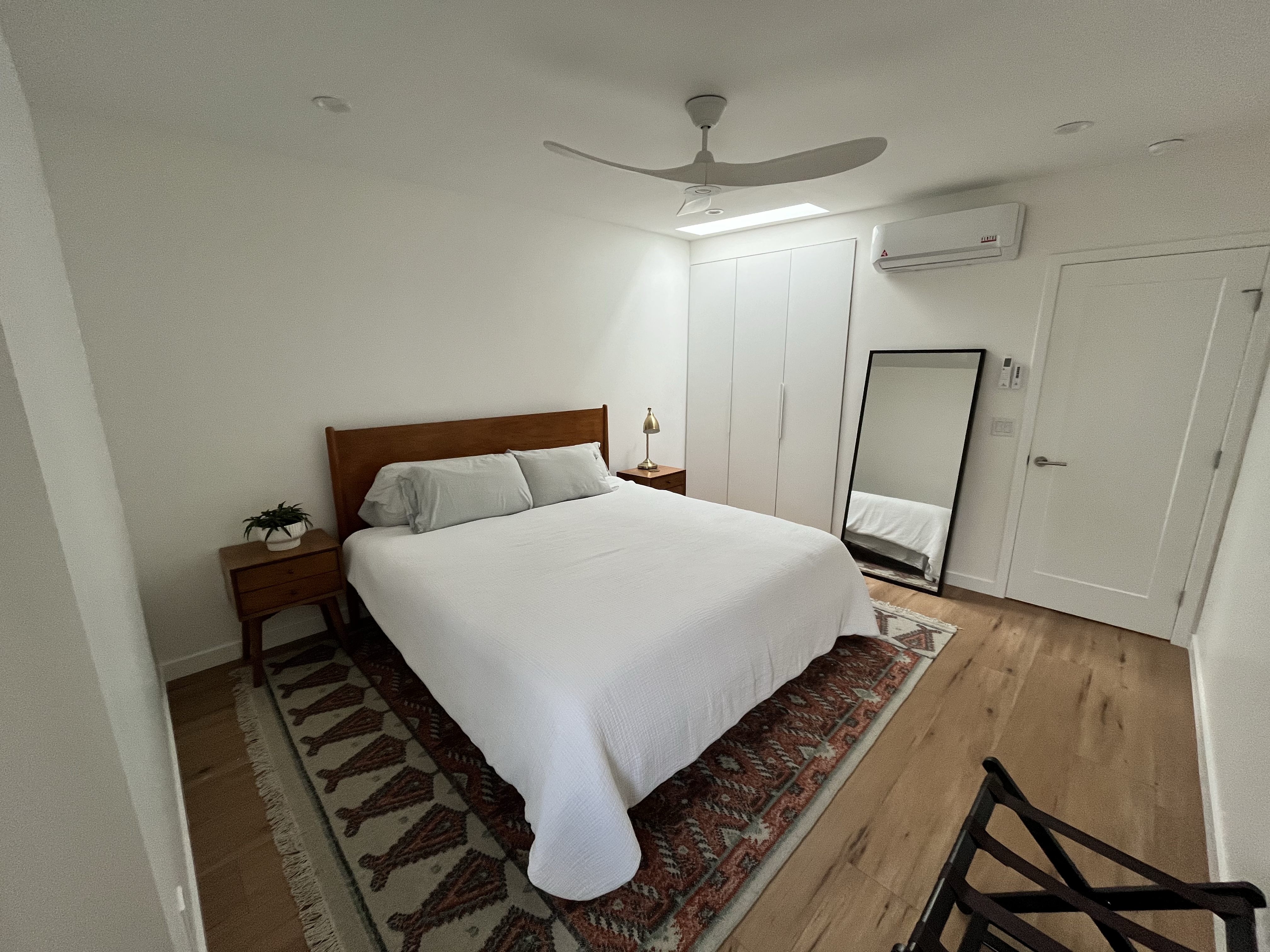 Cozy Apartment in Bay Park - Photo 2