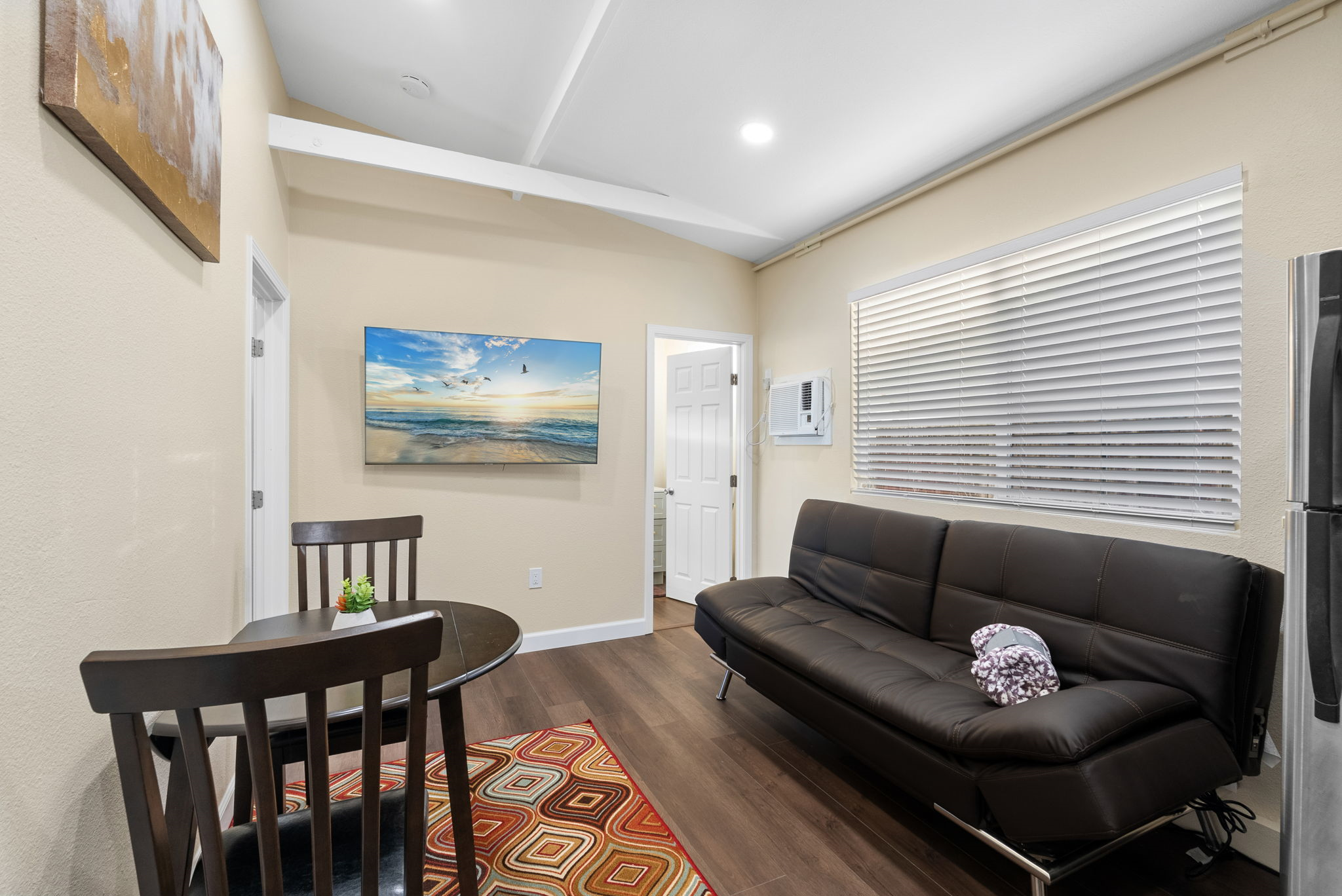 Renovated Luxrurious home in Clairemont - Photo 4
