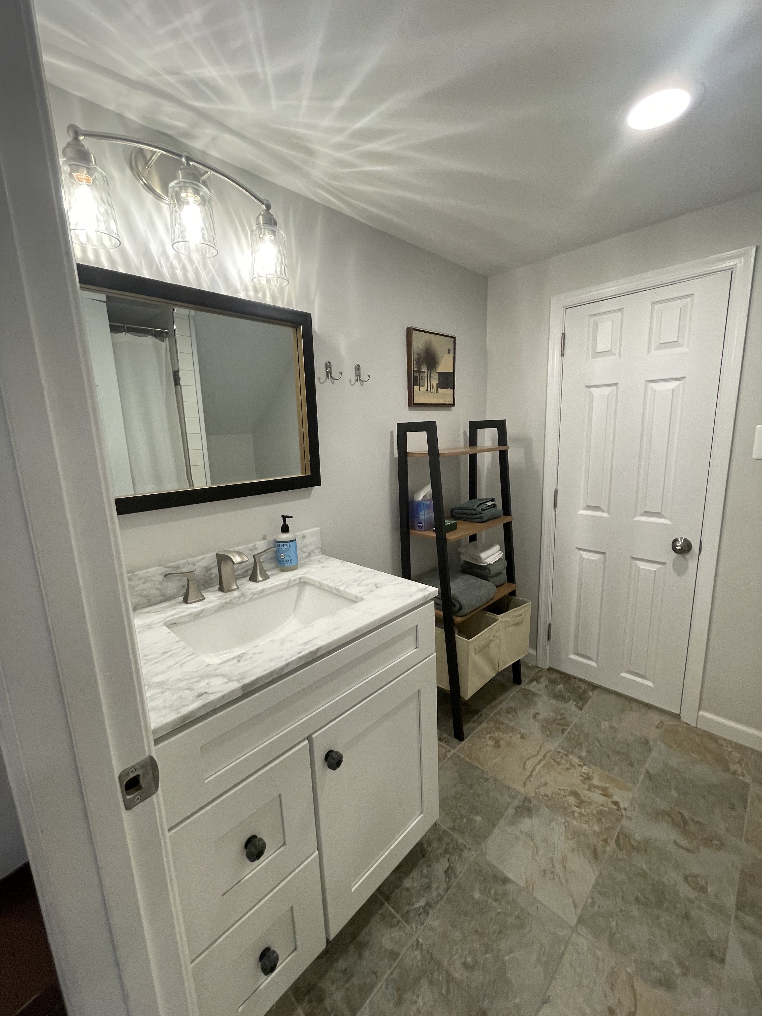 Basement Studio in Hillcrest (DC) - Photo 9