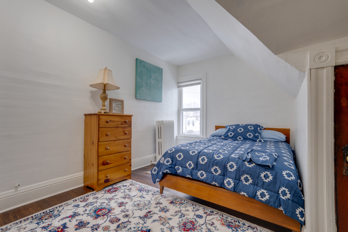 newly renovated one and half bedroom apartment... - Photo 7