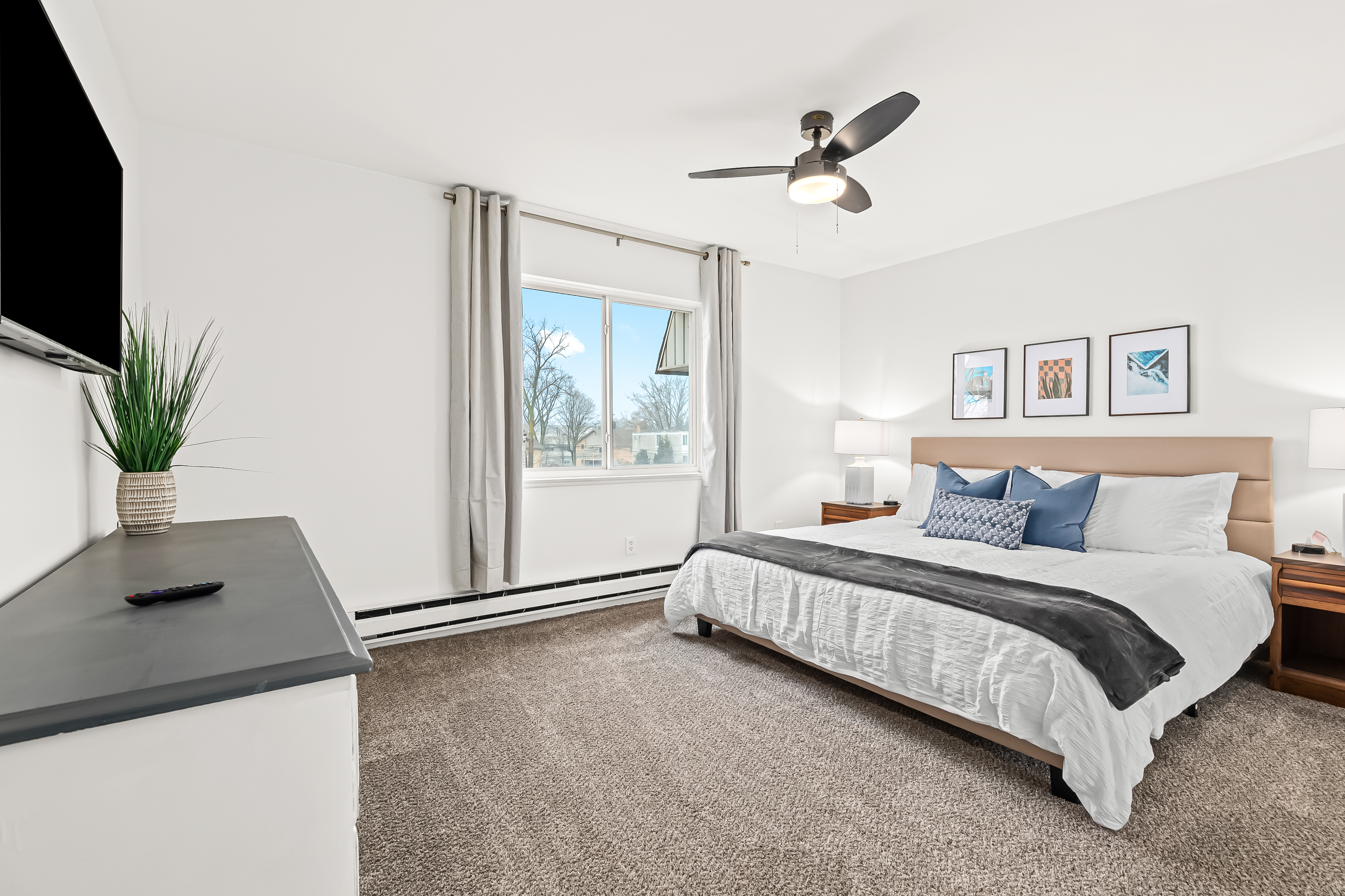Spacious 1BR near Downtown Royal Oak
