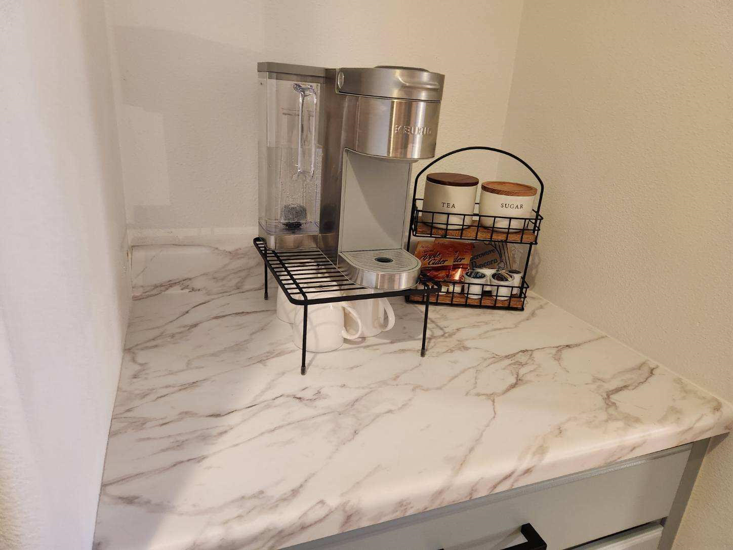 Renovated Condo Ideal Location - Photo 3