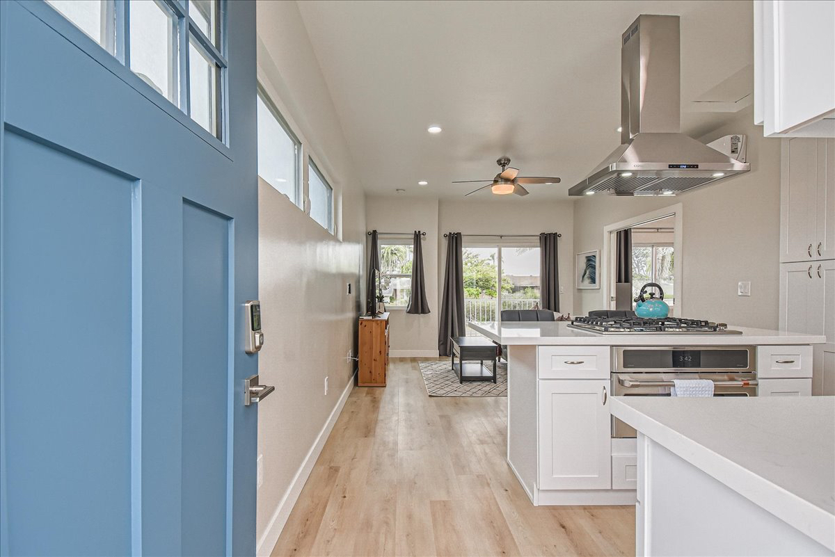 Detached private free standing unit in Point Loma w/ views to Down Town San Diego - Photo 4