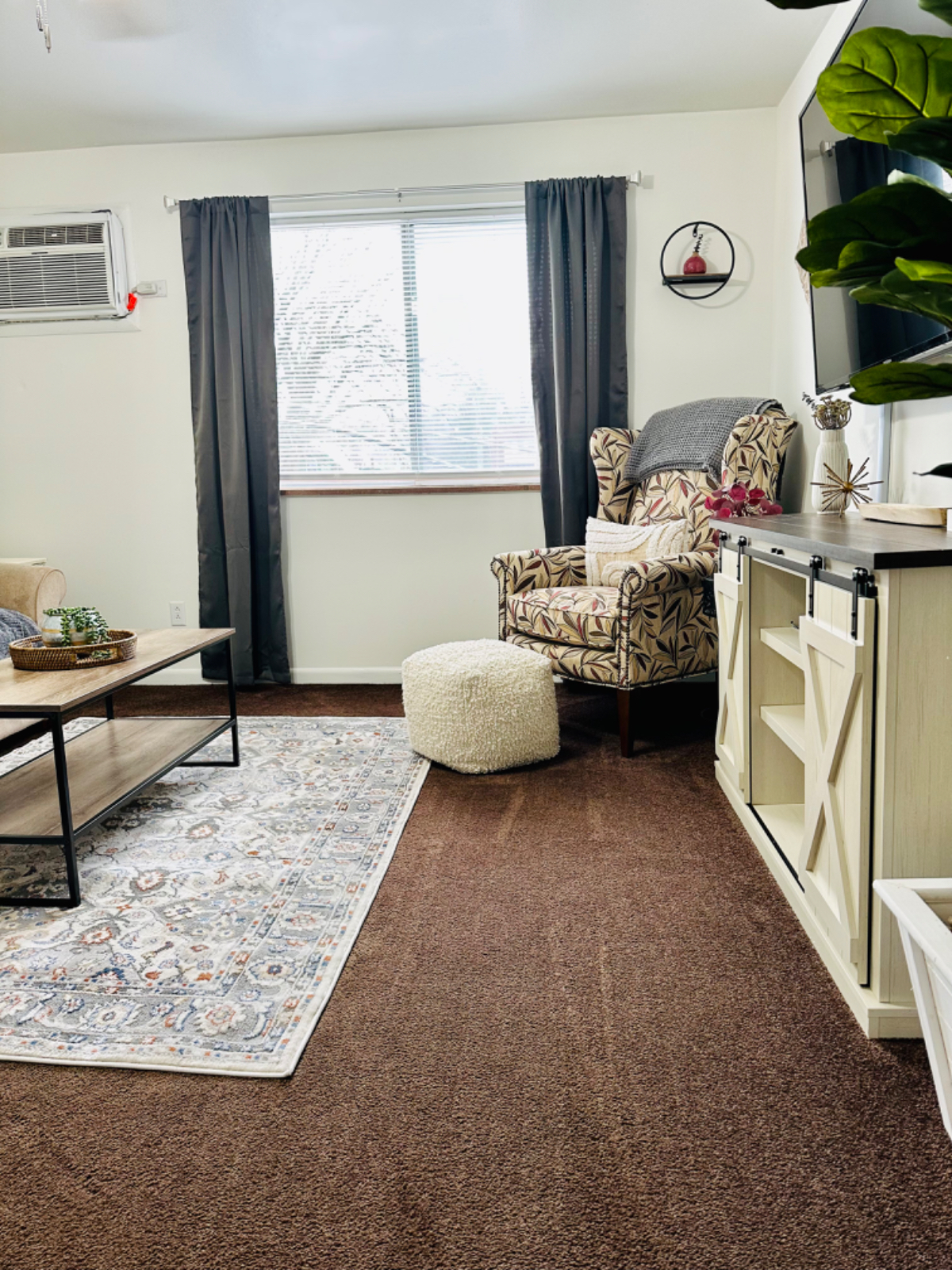 Stylish Boutique Retreat - Ritter Park Area - Designed for Comfort! - Photo 4