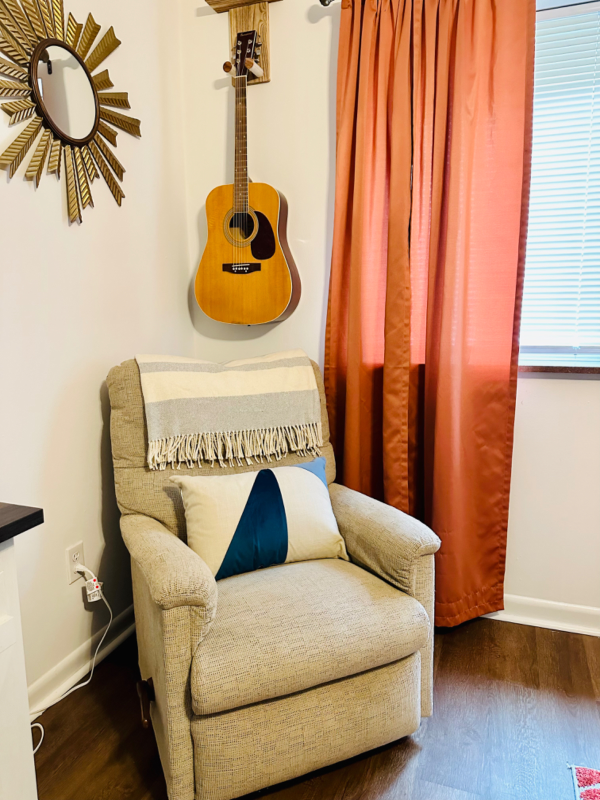 Stylish Boutique Retreat - Ritter Park Area - Designed for Comfort! - Photo 4