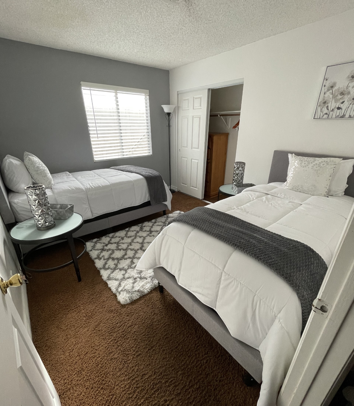 Find Peace and Comfort in Your Own Private Sanctuary - Four Bedrooms in a House ROOM 3
