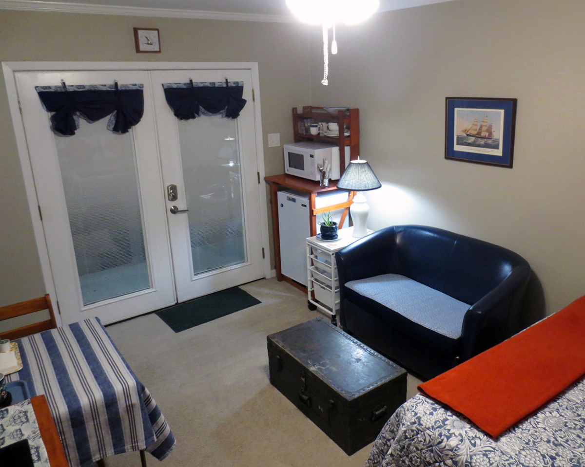 Private and Comfortable Studio Suite in Townhome - Photo 3