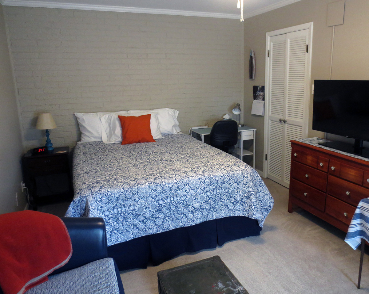 Private and Comfortable Studio Suite in Townhome - Photo 2