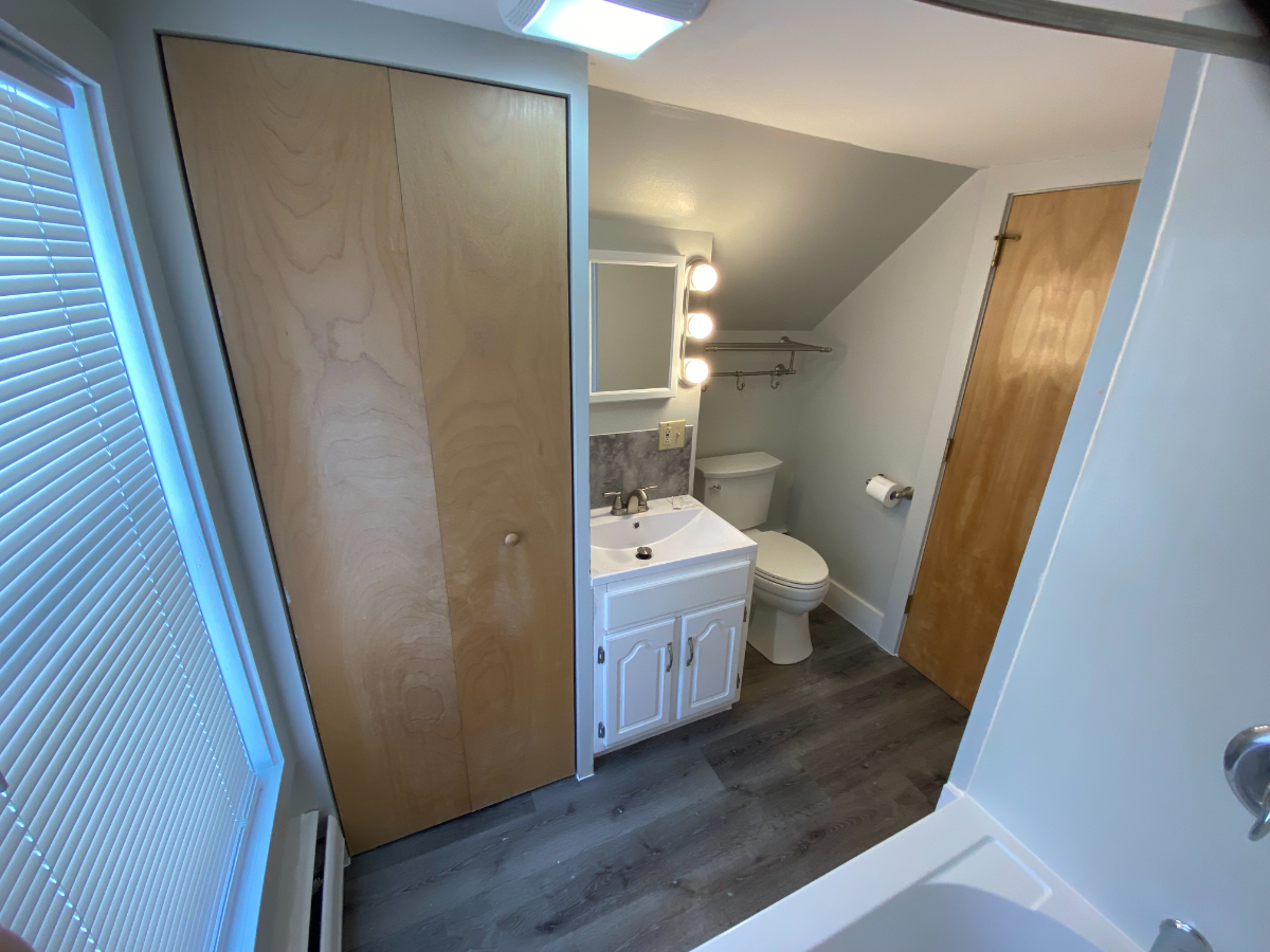Clean, cozy, convenient studio apartment in Central Vermont - Photo 5