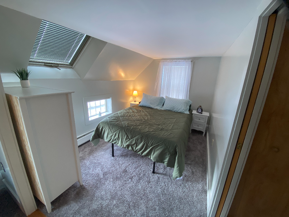 Clean, cozy, convenient studio apartment in Central Vermont - Photo 2