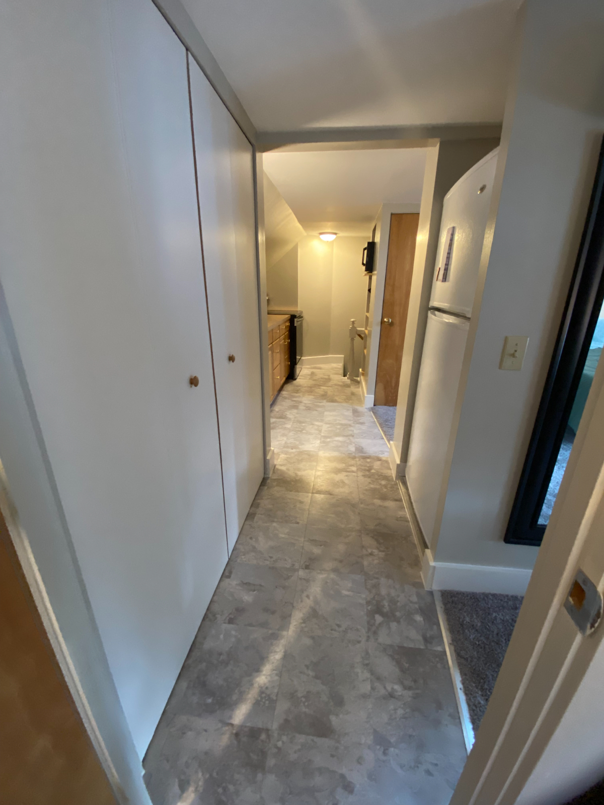 Clean, cozy, convenient studio apartment in Central Vermont - Photo 8