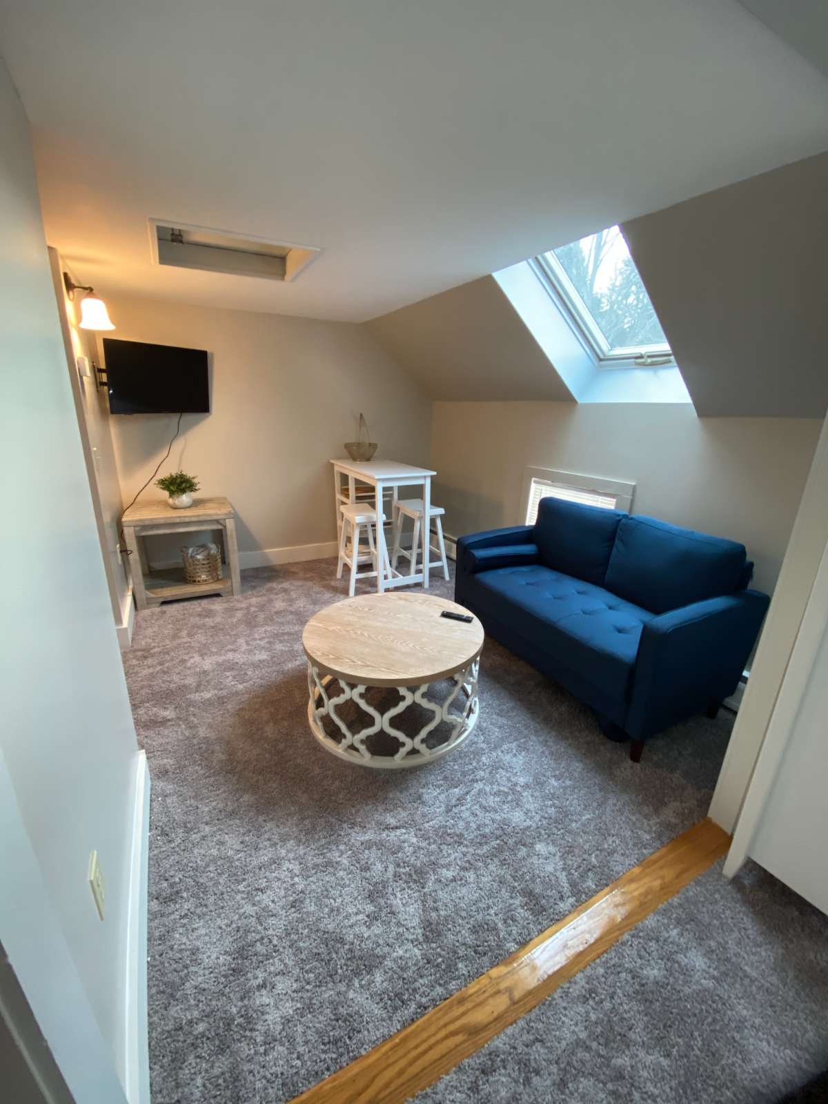 Clean, cozy, convenient studio apartment in Central Vermont - Photo 1
