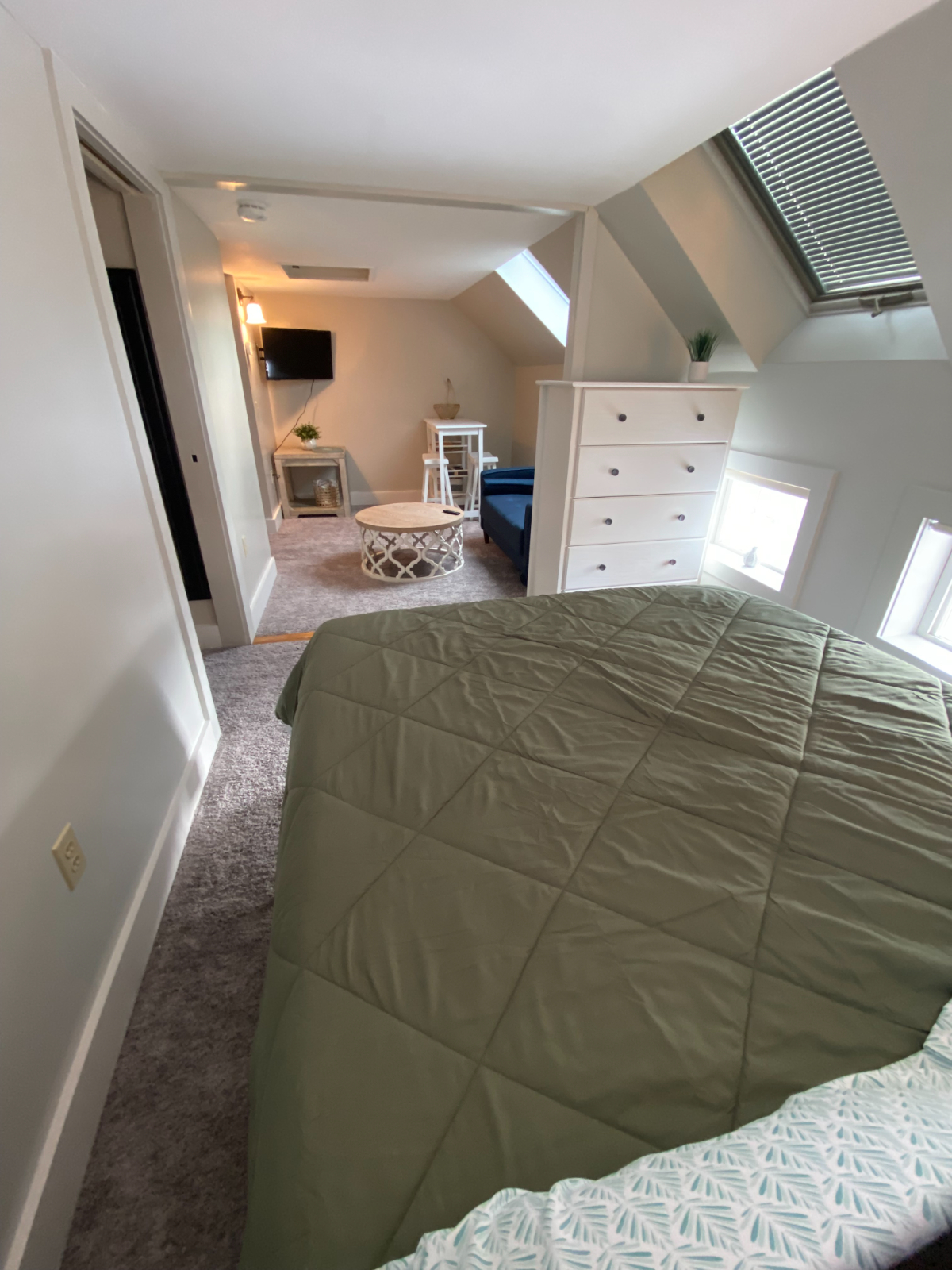 Clean, cozy, convenient studio apartment in Central Vermont - Photo 3