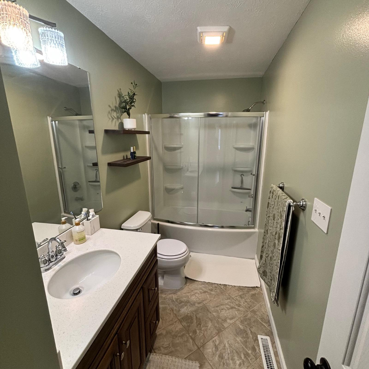 2 BR Townhome Next to Hospital - Photo 11