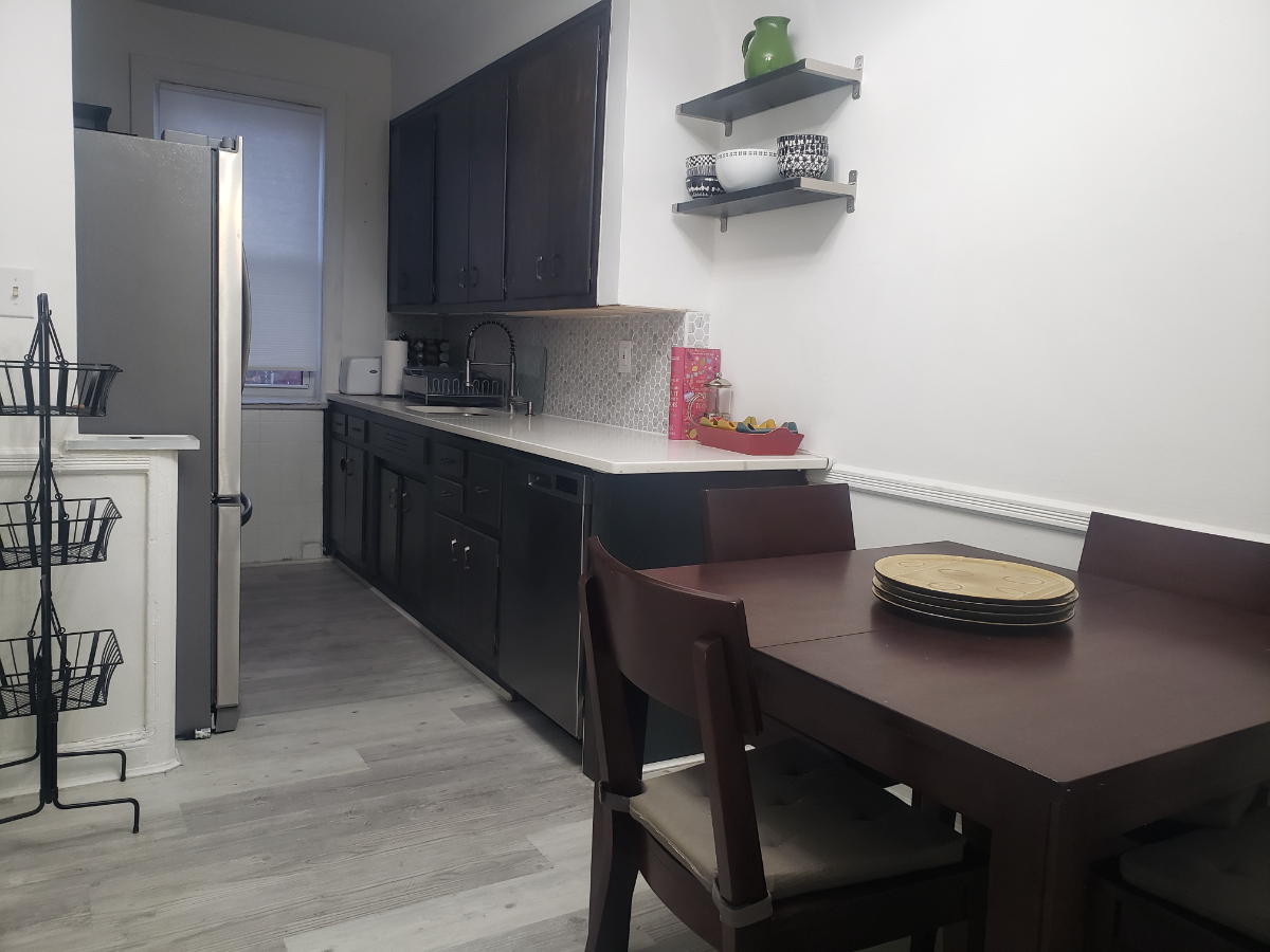 One Bedroom Apt - Photo 1
