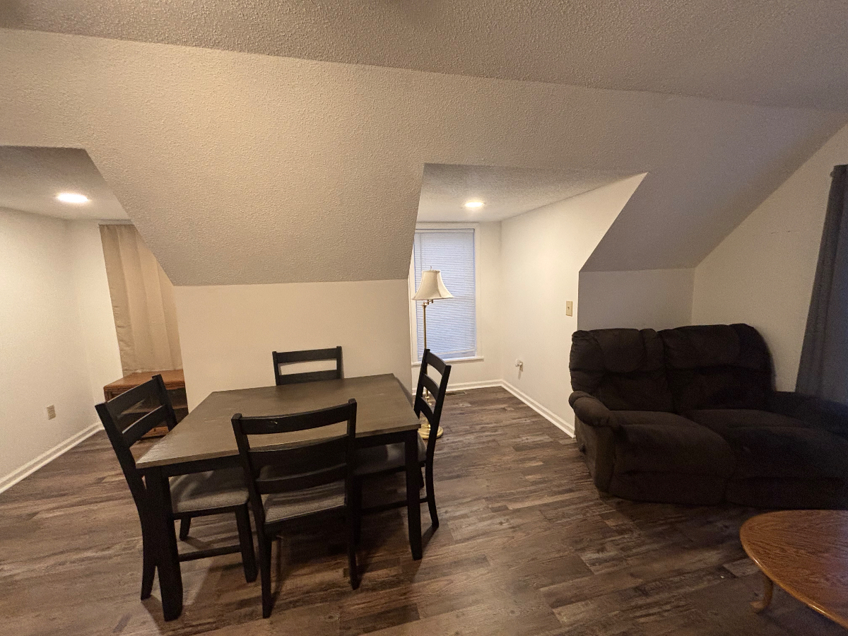 Studio Apartment - Bridgeport, WV - Photo 1