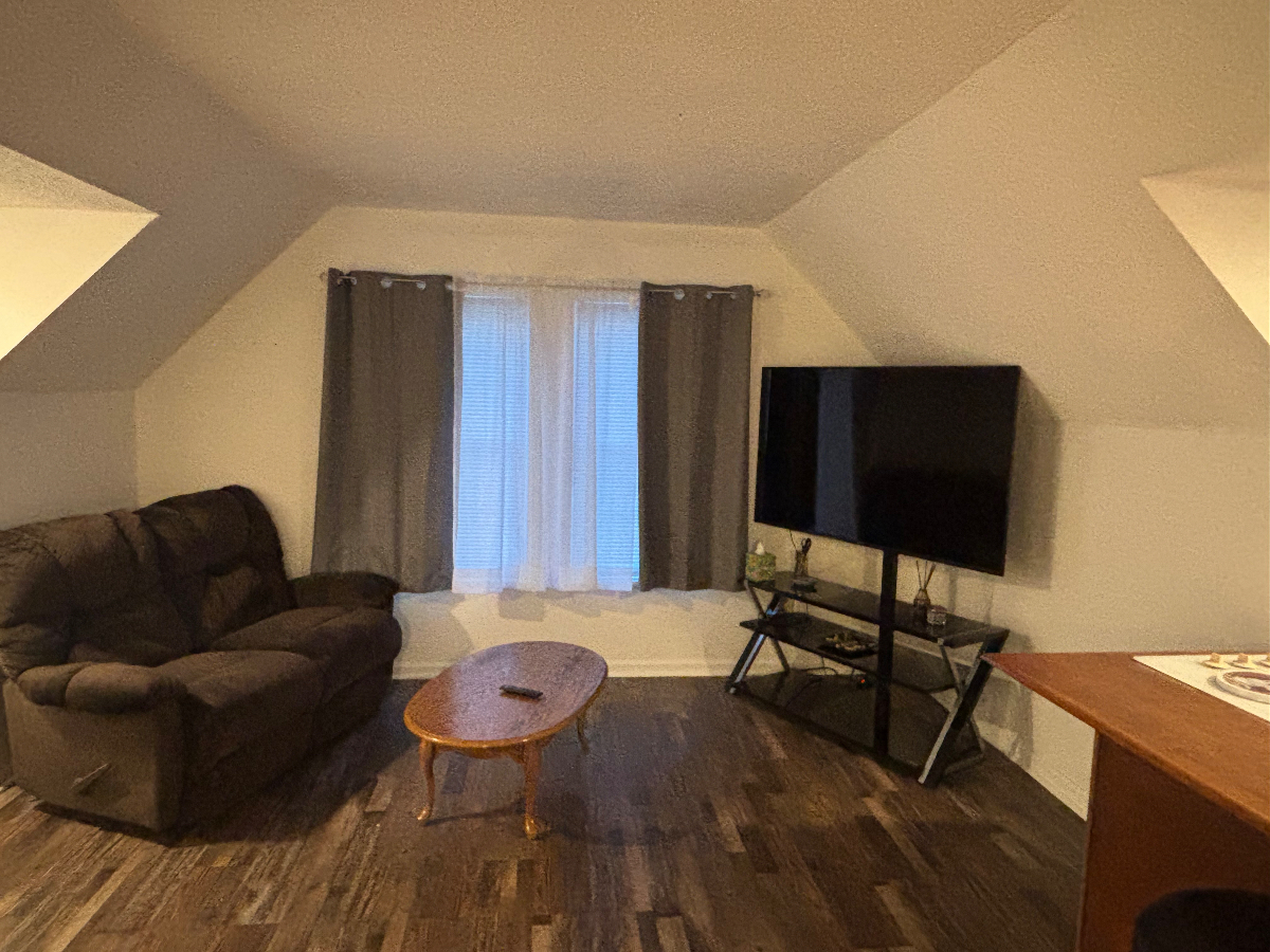 Studio Apartment - Bridgeport, WV - Photo 3