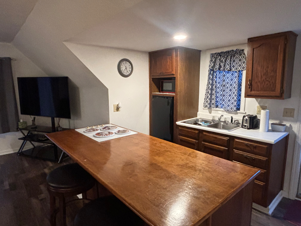 Studio Apartment - Bridgeport, WV - Photo 6