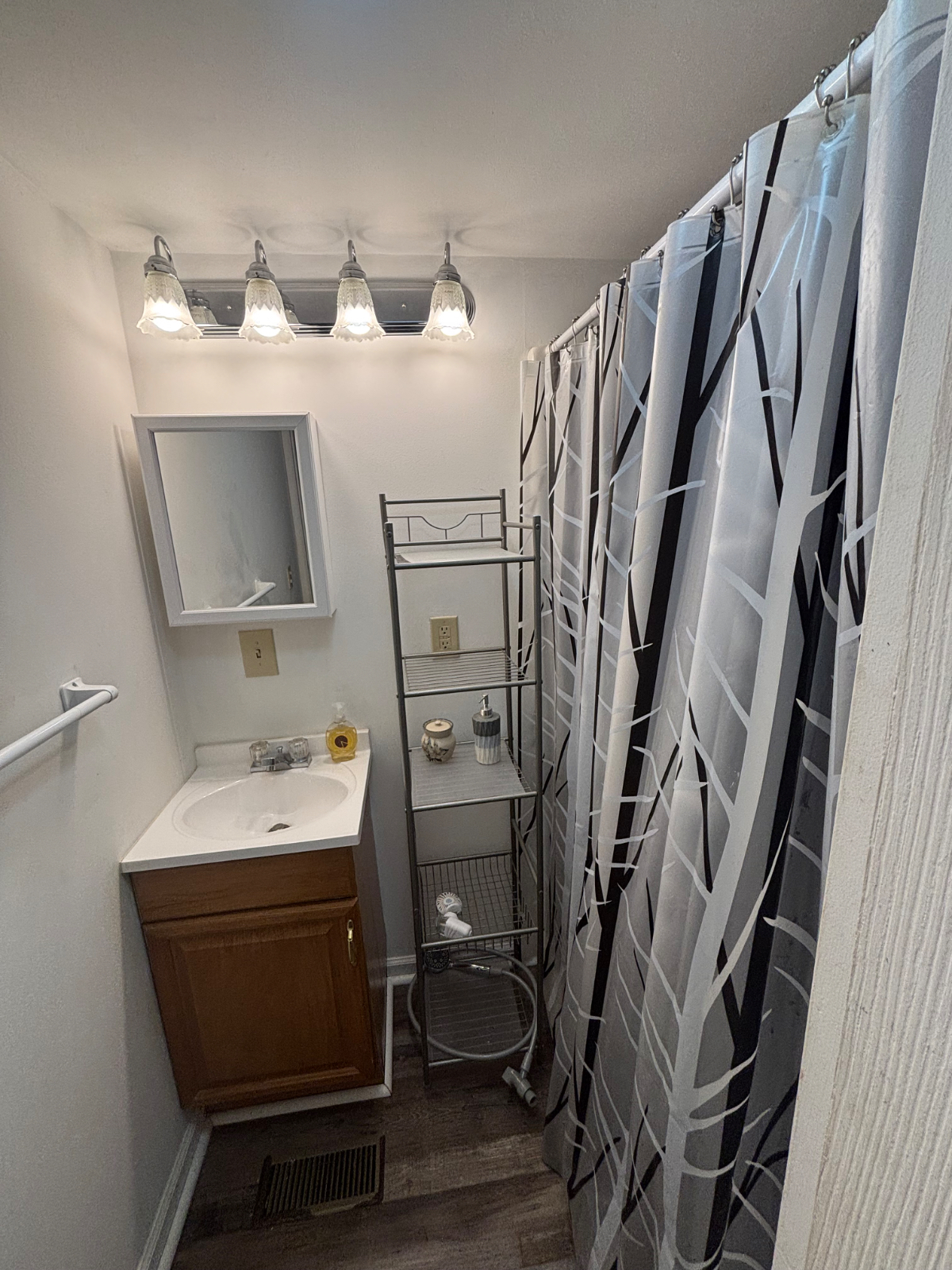 Studio Apartment - Bridgeport, WV - Photo 11