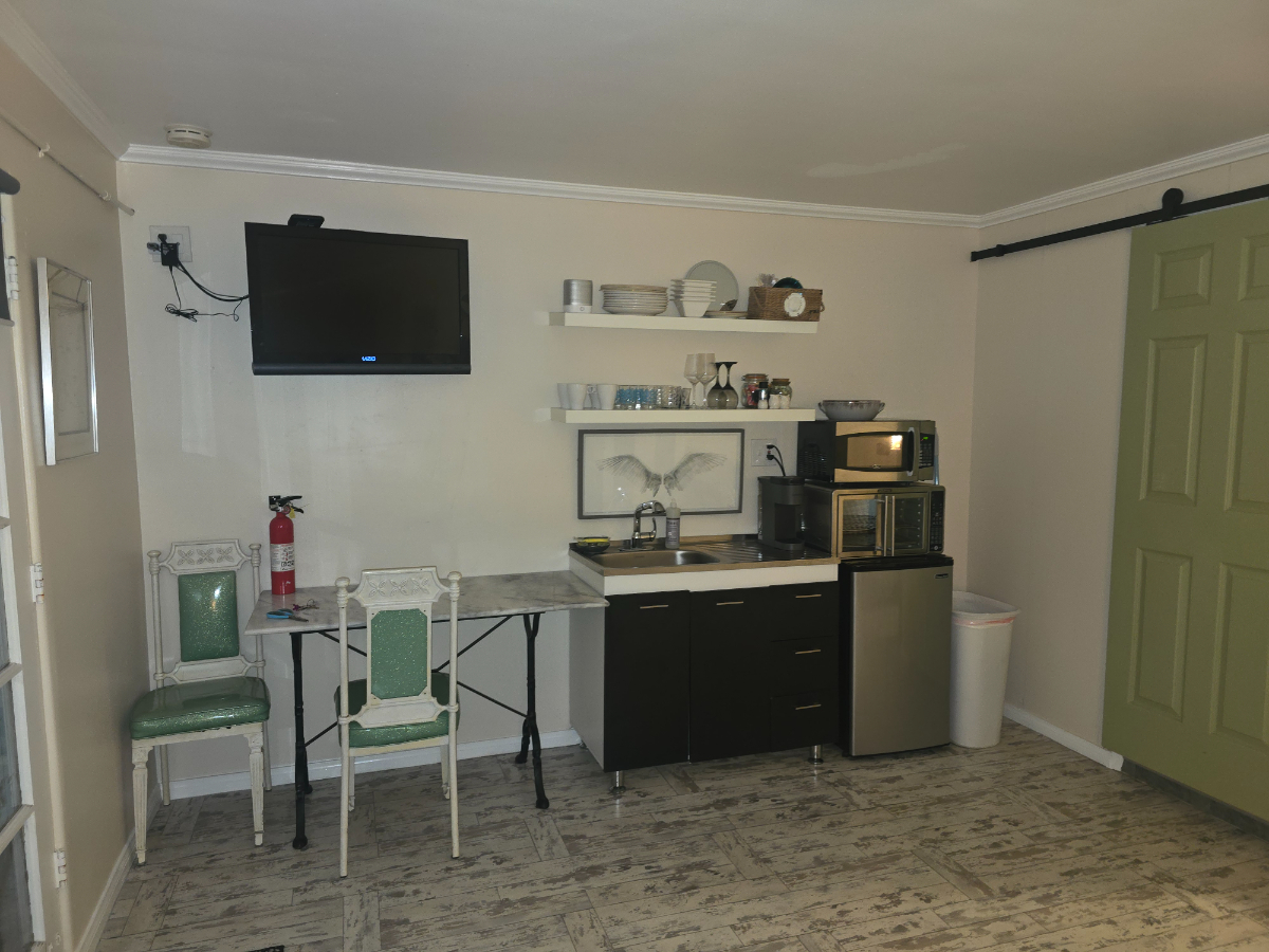 Private studio located in point loma San Diego - Photo 1