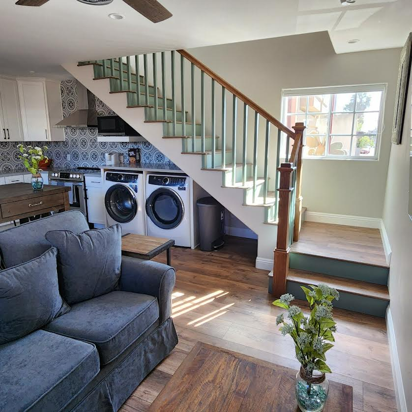Charming & Fully Furnished 1 Bed/1 Bath Farmhouse Style House in Historic Talmadge - Available Sept. 12 - Photo 5