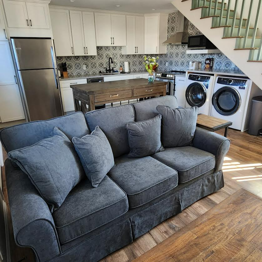 Charming & Fully Furnished 1 Bed/1 Bath Farmhouse Style House in Historic Talmadge - Available Sept. 12 - Photo 1