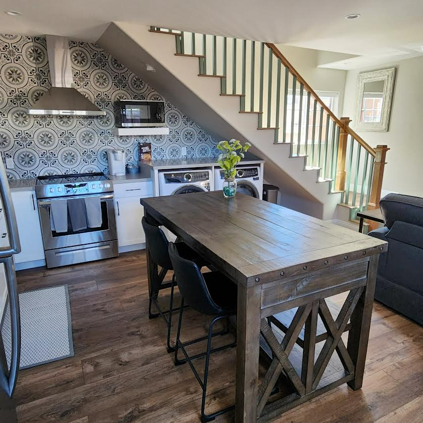 Charming & Fully Furnished 1 Bed/1 Bath Farmhouse Style House in Historic Talmadge - Available Sept. 12 - Photo 3
