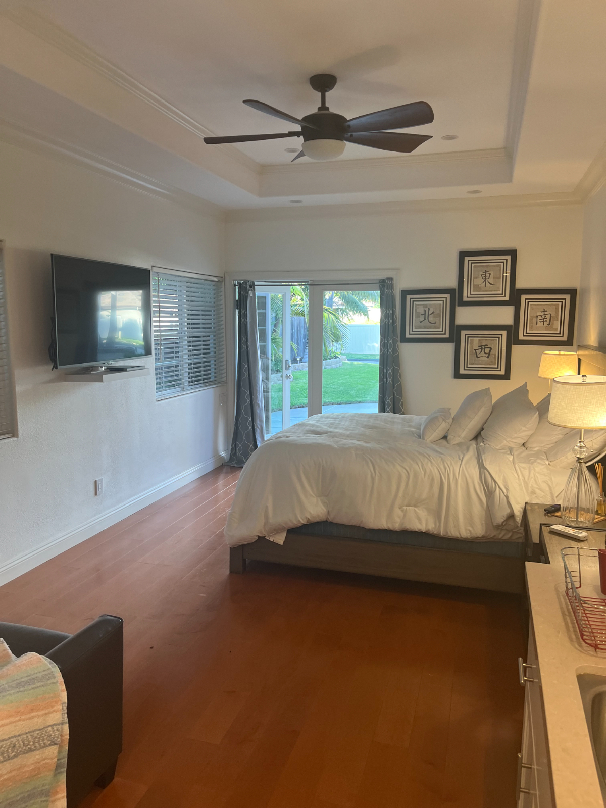 Carlsbad upgraded studio walking distance to beach and village - Photo 2