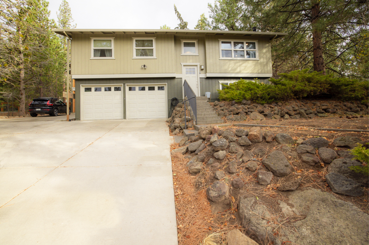 West Hills Home - Photo 4