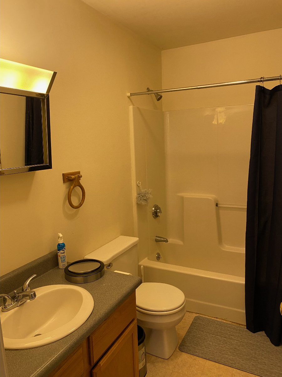 Private room in a quiet neighborhood - Photo 5