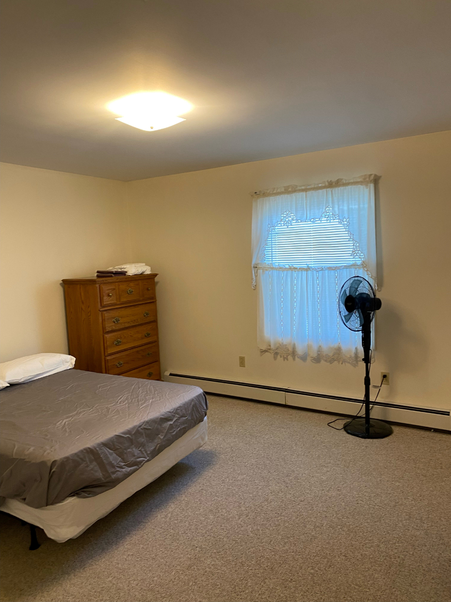 Private room in a quiet neighborhood - Photo 6