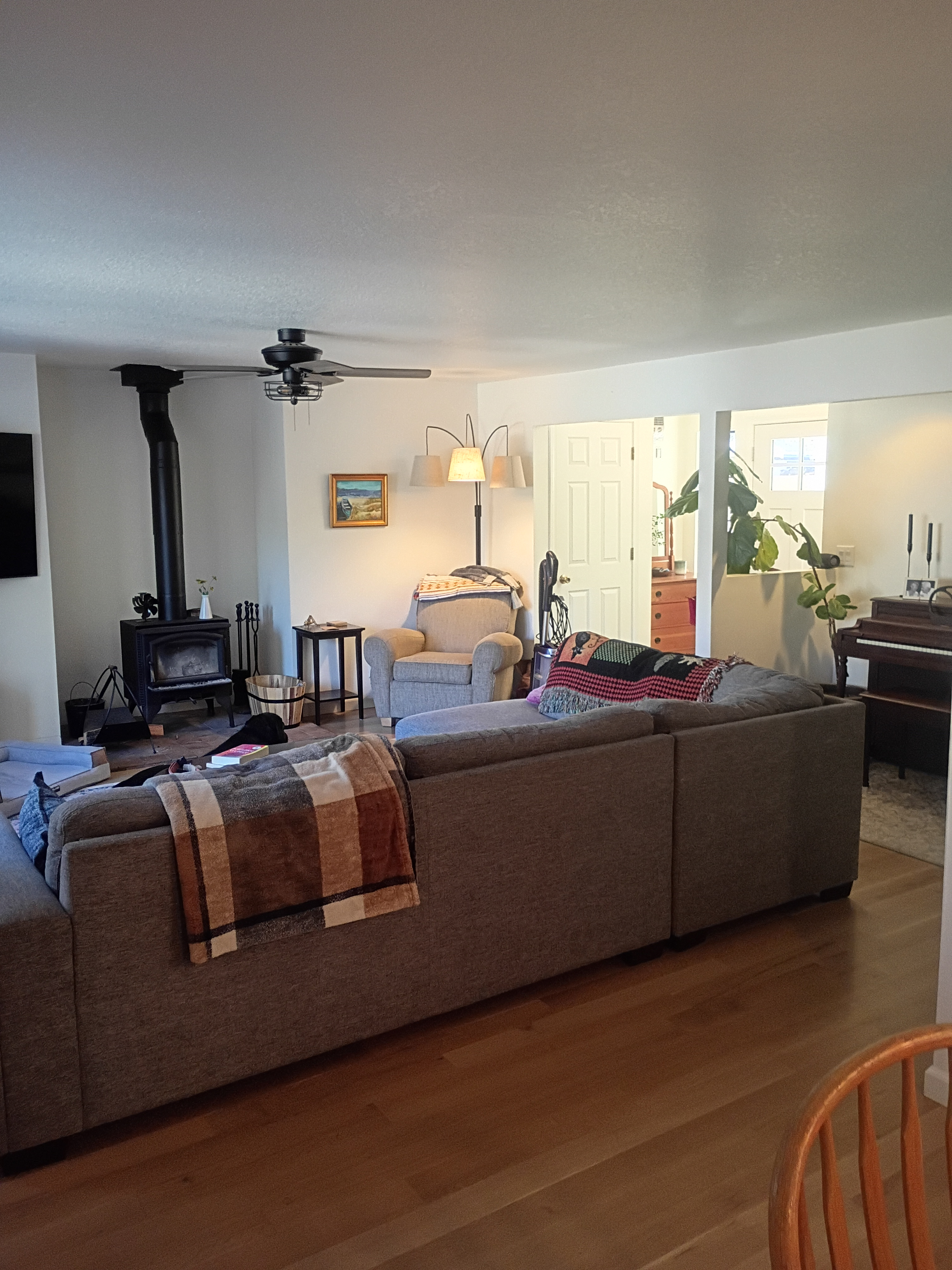 Fully fenced in house with sleeping for 8, all inclusive - Photo 3