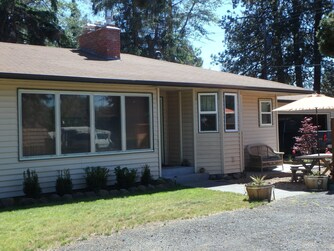 Mid Century Marvel near Hospital - Photo 1