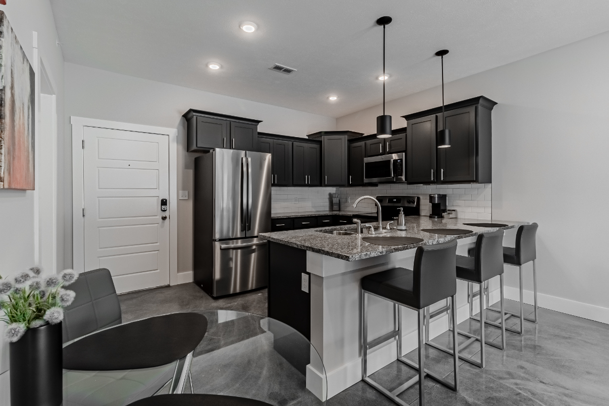Fully-Furnished Apartments with Amenities - Photo 4