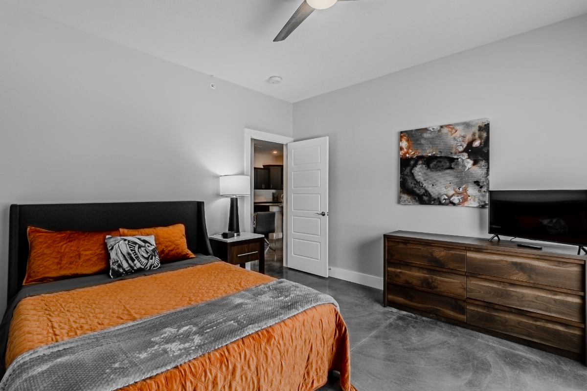 Fully-Furnished Apartments with Amenities - Photo 9