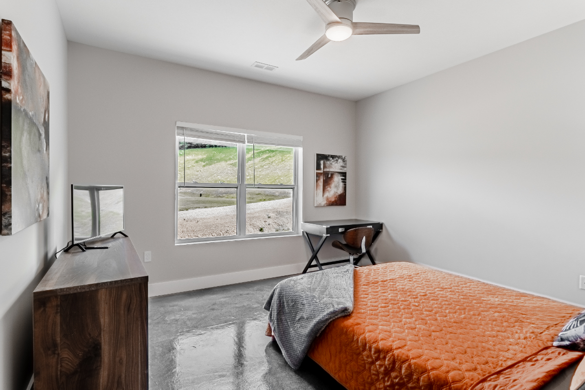 Fully-Furnished Apartments with Amenities - Photo 10