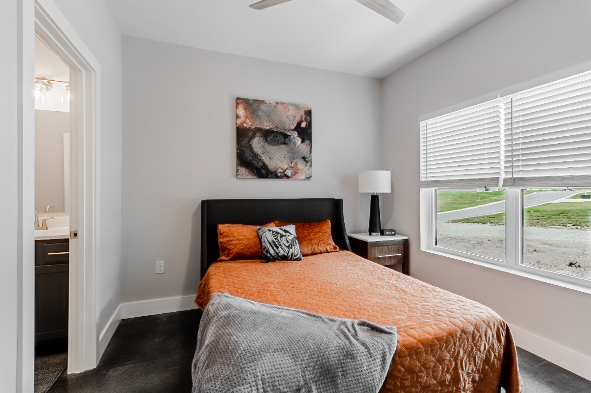 Fully-Furnished Apartments with Amenities - Photo 11