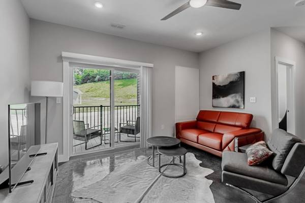 Fully-Furnished Apartments with Amenities - Photo 2