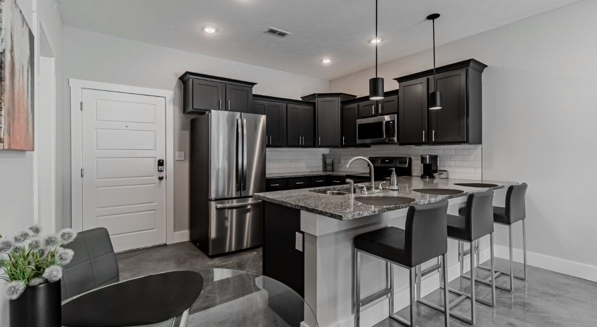 Fully-Furnished Apartments with Amenities - Photo 2