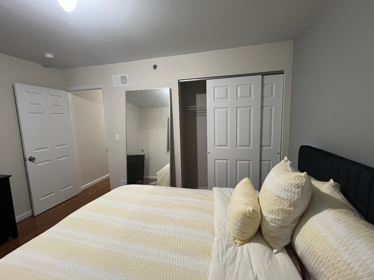 Private Room in New Construction Home, Staten Island - Photo 6