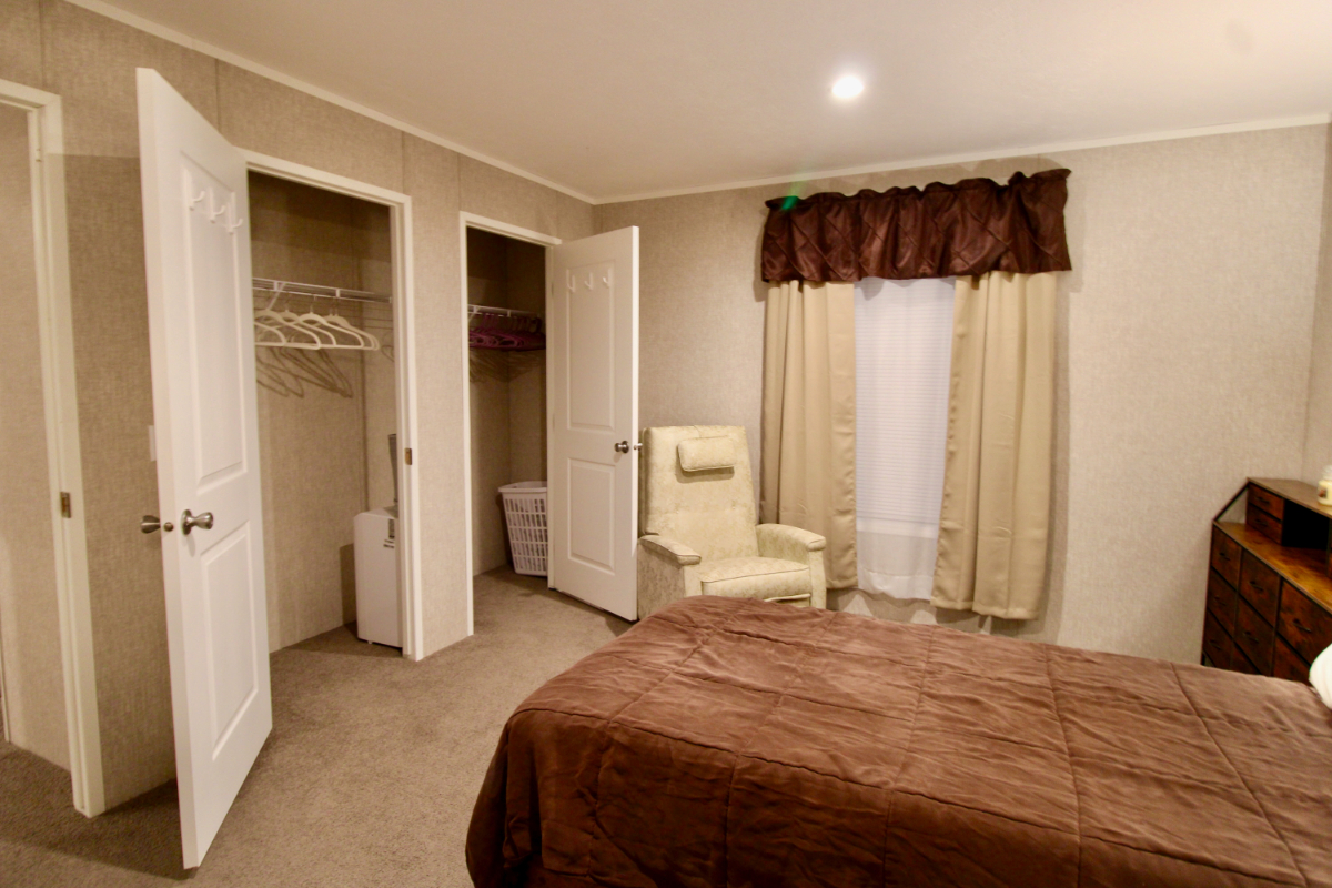 Private en suite in Vernon, VT - 15 minutes to hospital - Photo 7